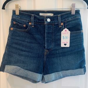 Levi Wedgie Jean Shorts| size 26